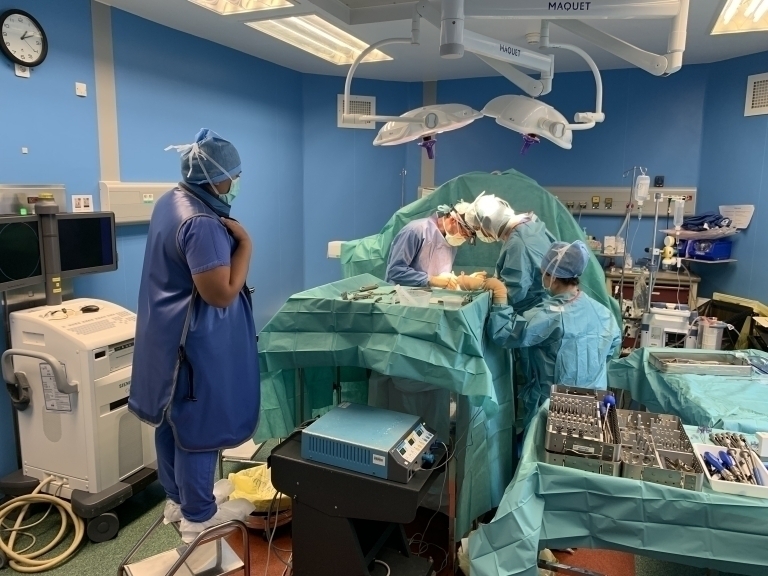Formation Sur La Gamme De Chirurgie Mini Invasive Mont Blanc Mis Spineway France